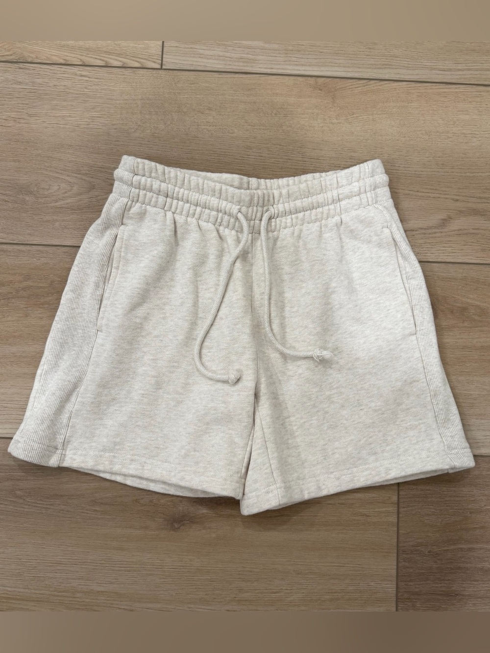 Aritzia Tna Cozy Fleece Boyfriend Short